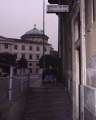 Gli ex bagni pubblici inaccessibili in Porta Nuova a Bergamo